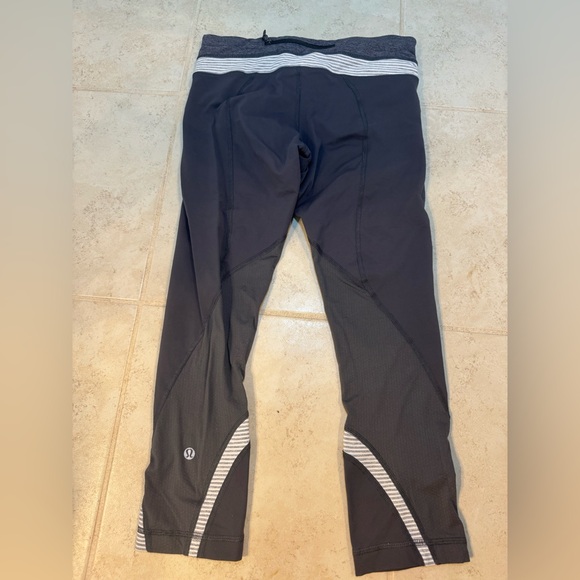 Lululemon‎ Run: Inspire Crop II, 6 - Picture 6 of 9